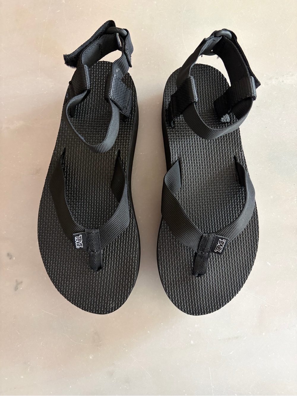 Like New Teva Women’s Black Adjustable Strap Platform Flatform Sandals sz 8 - Picture 3 of 7